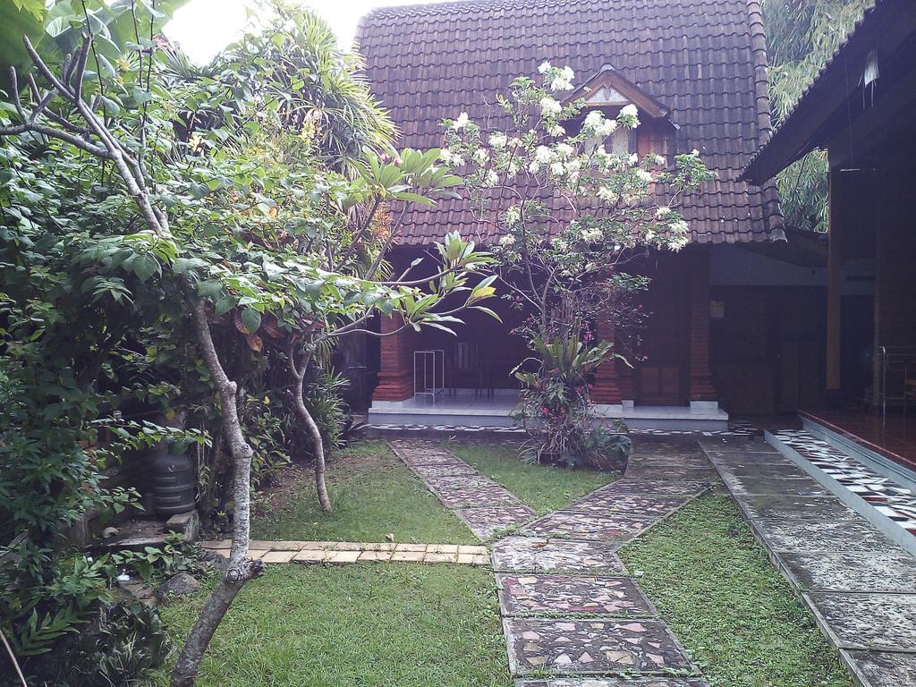 Madra Homestay Ubud Exteriör bild